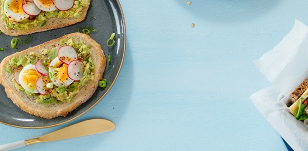 boterham avocado met ei