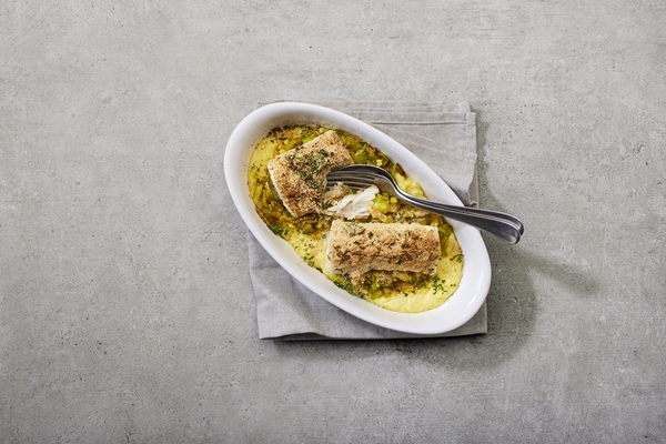 ovenschotel van aardappel, prei en kabeljauw