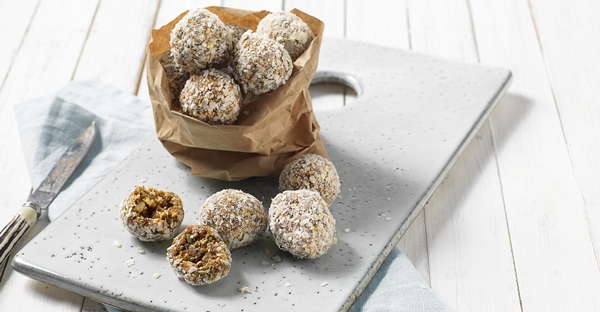 energy balls van dadel, chiazaad en pompoenpitten