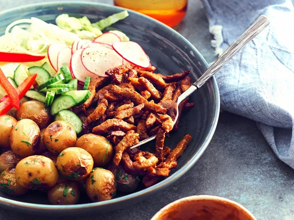 Shoarma met radijssalade en krieltjes