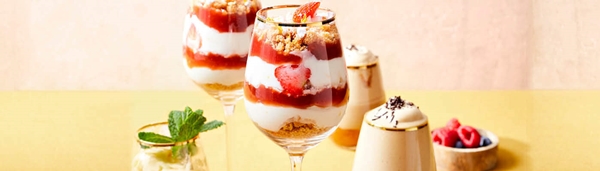 lente trifle met aardbei en rabarber
