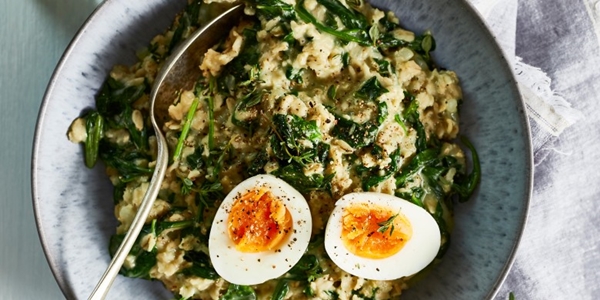 Havermout risotto met spinazie en blauwe kaas