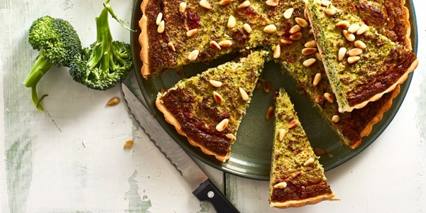 broccoliquiche met pijnboompitten