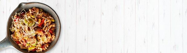 macaroni met kruidige gehaktsaus