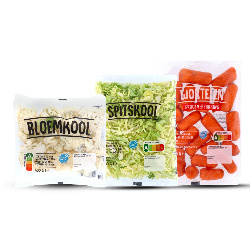 Productfoto van bloemkoolroosjes of spitskool zak 400 gram of geschrapte worteltjes zak 500 gram