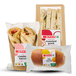 Productfoto van SPAR sandwich roasted pork, broodje kip kerrie of wrap cheddar bacon