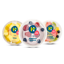 kies en mix gesneden fruit