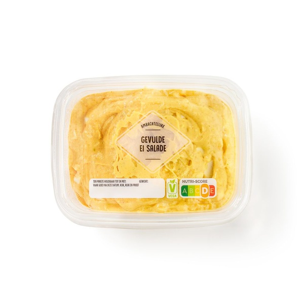 Ambachtelijke salade gevuld ei voorkant